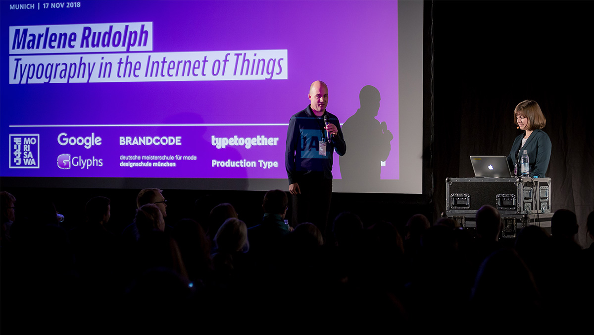 Marlene hält einen Vortrag beim Dynamic Font Day 2018